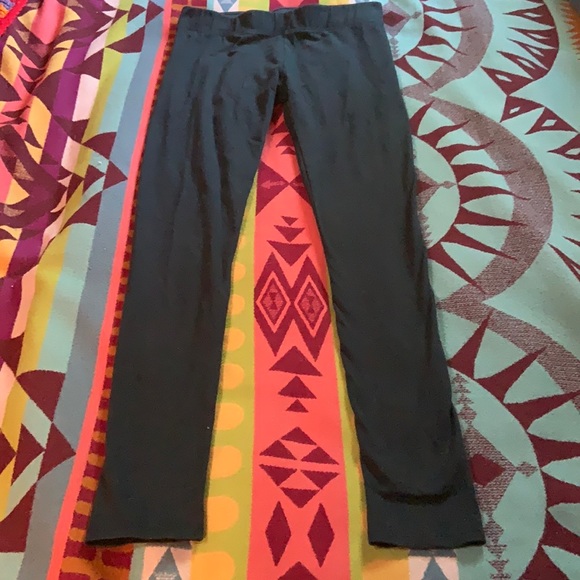 Pact Go-To Leggings in Black (2 available) - Picture 5 of 5